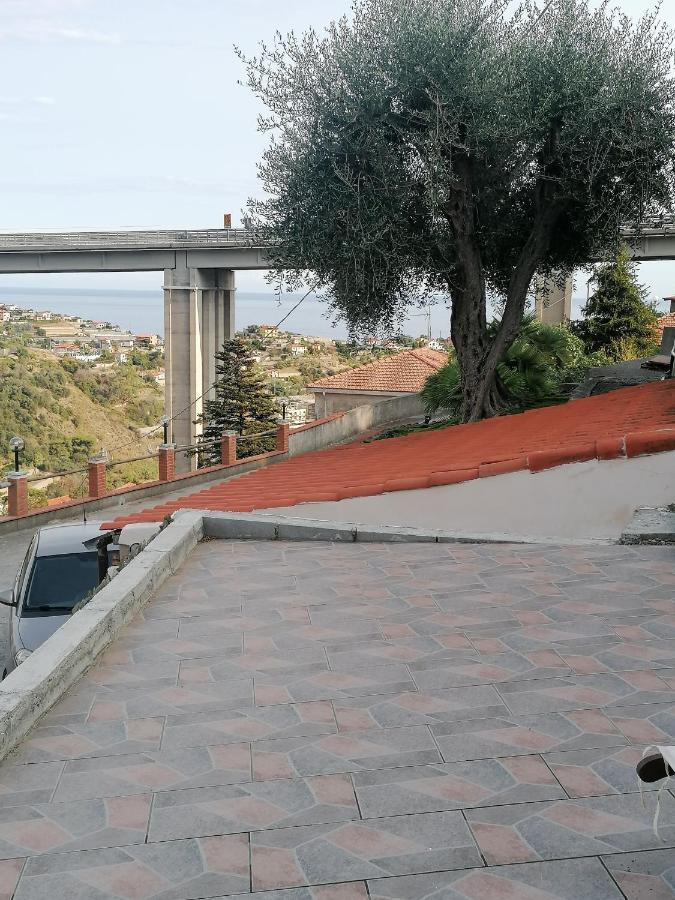 La Casa Di Trilly Hotell Sanremo Exteriör bild